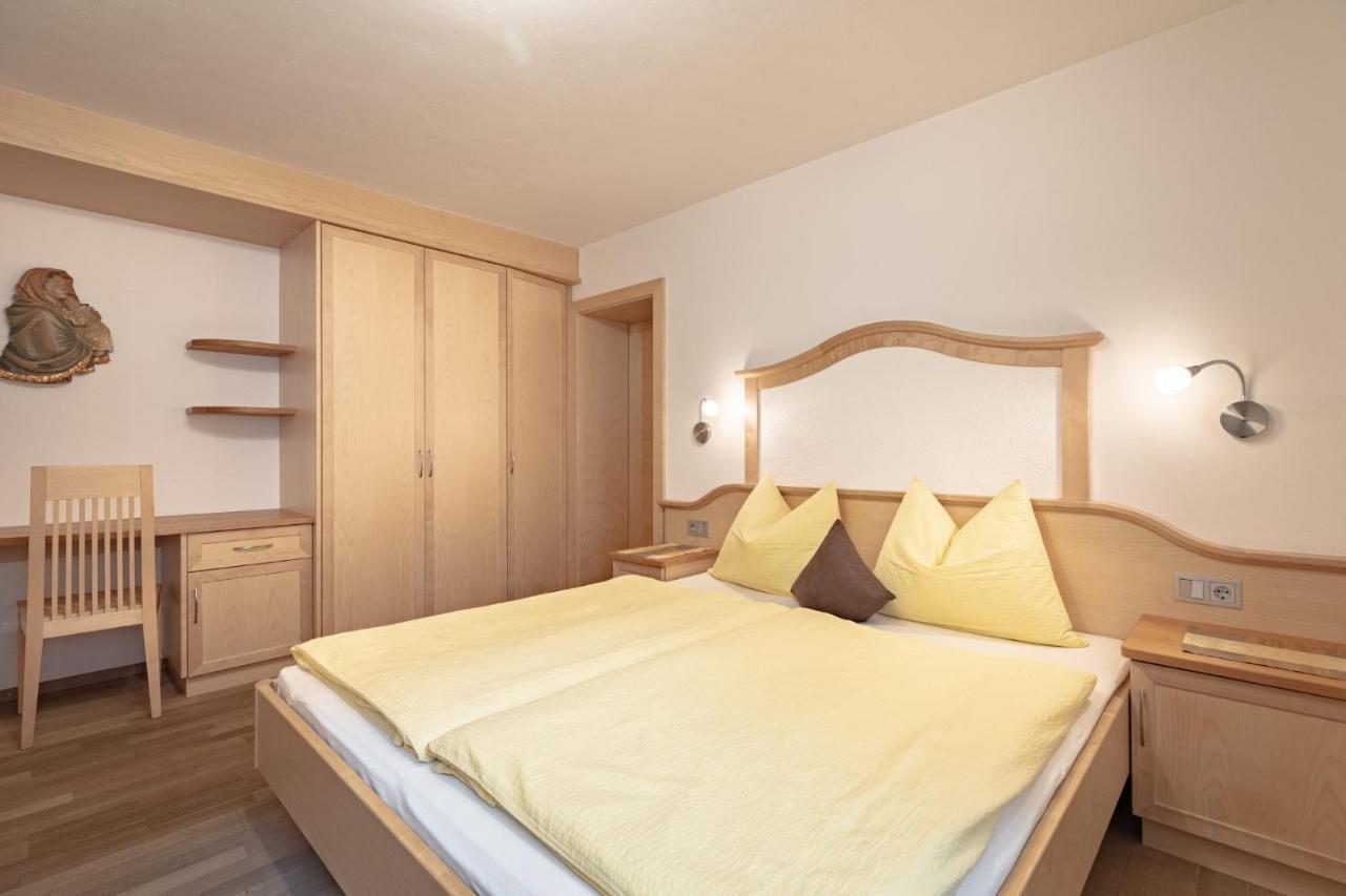 Apartments Soval Santa Cristina Val Gardena Bagian luar foto
